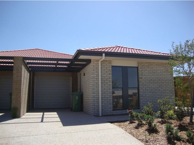 2/20 Harrier Place, Lowood QLD 4311