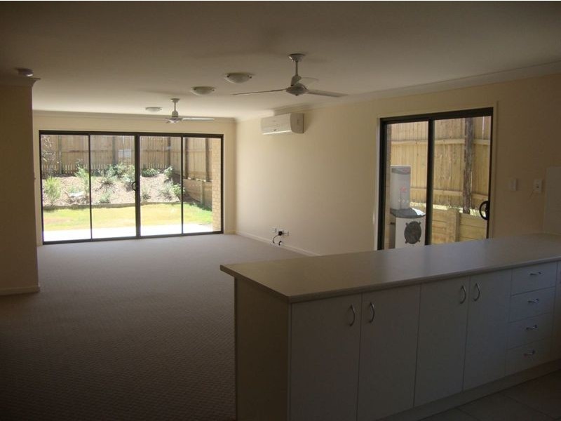 2/20 Harrier Place, Lowood QLD 4311