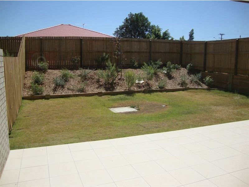2/20 Harrier Place, Lowood QLD 4311