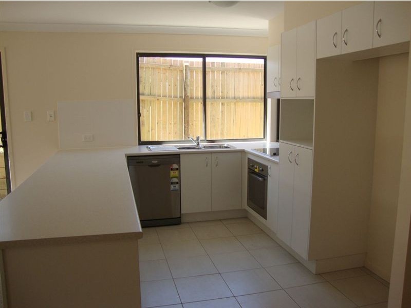 2/20 Harrier Place, Lowood QLD 4311