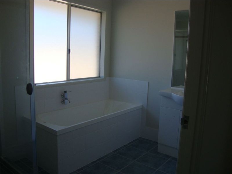 Adare QLD 4343