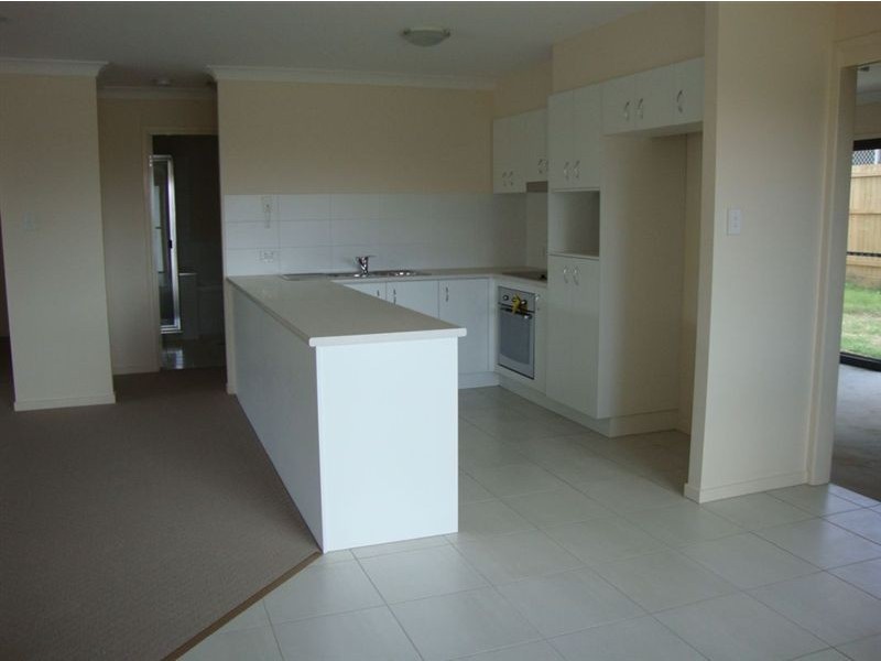 2/28 Sandpiper Drive, Lowood QLD 4311