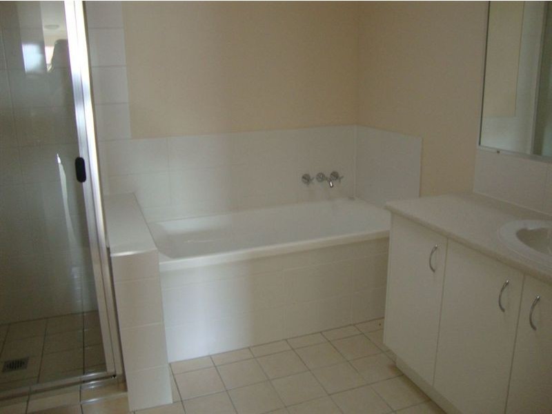 2/28 Sandpiper Drive, Lowood QLD 4311