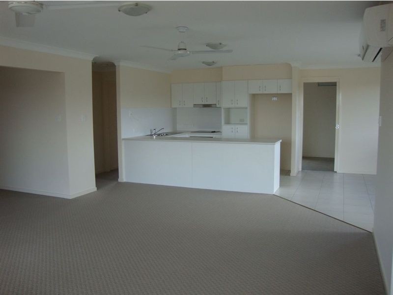 2/7 Sandpiper Drive, Lowood QLD 4311