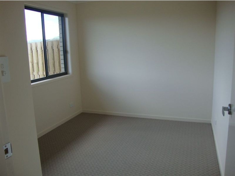 2/7 Sandpiper Drive, Lowood QLD 4311