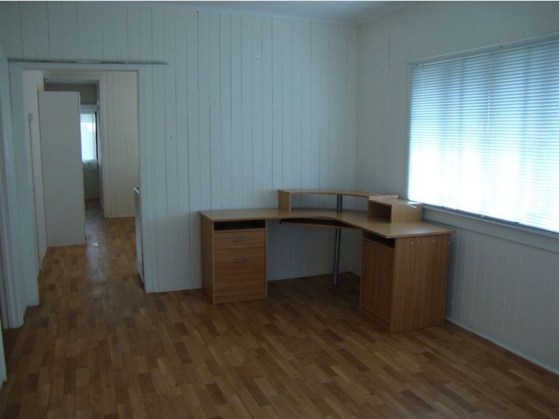 12 Burns Street, Fernvale QLD 4306