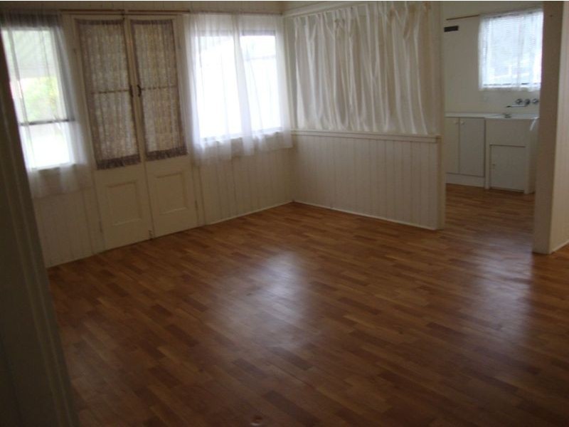 12 Burns Street, Fernvale QLD 4306