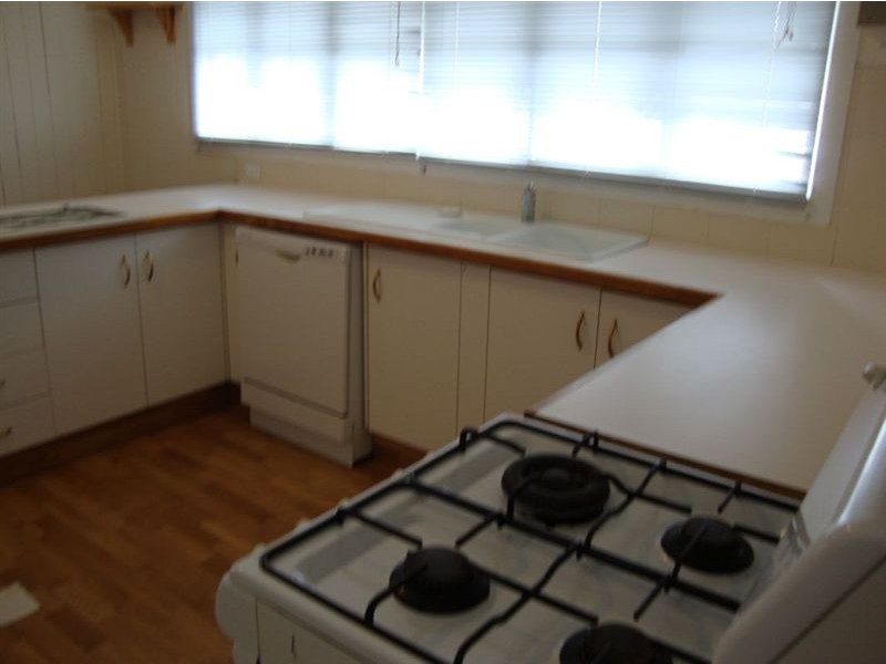 12 Burns Street, Fernvale QLD 4306