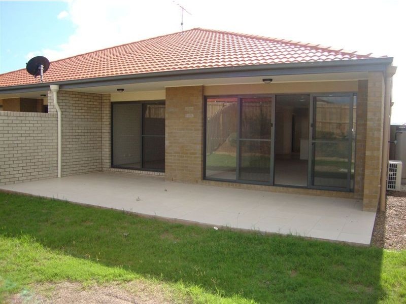 1/20 Harrier Place, Lowood QLD 4311