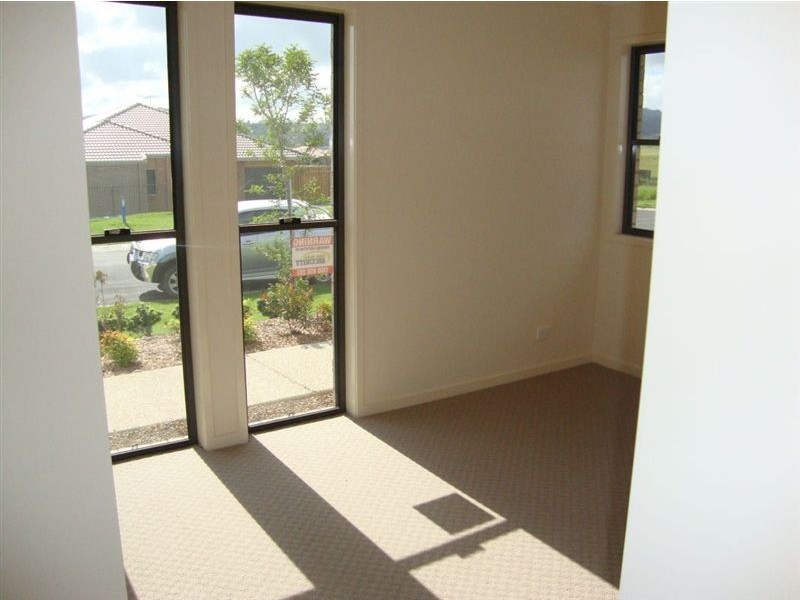 1/20 Harrier Place, Lowood QLD 4311