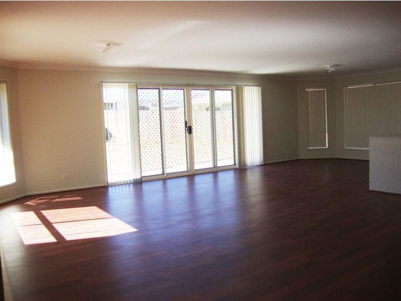 42 Titmarsh Circuit, Fernvale QLD 4306