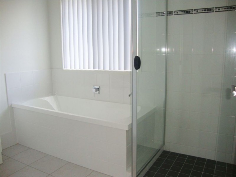 3 Truscot Court, Fernvale QLD 4306