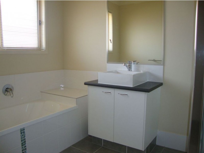 28 Honeywood Drive, Fernvale QLD 4306