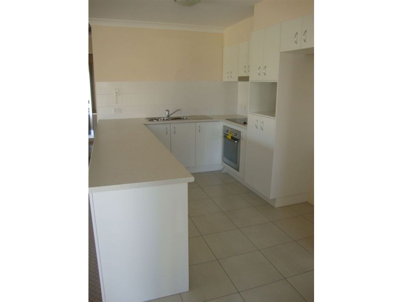 2/9 Harrier Place, Lowood QLD 4311