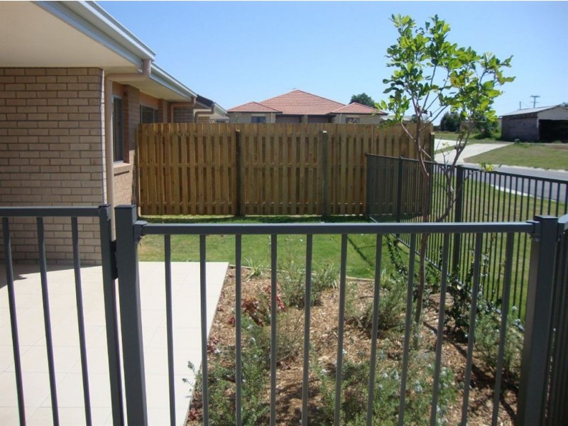 1/9 Harrier Place, Lowood QLD 4311