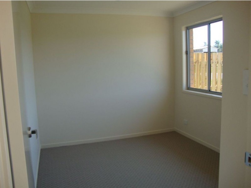 1/9 Harrier Place, Lowood QLD 4311