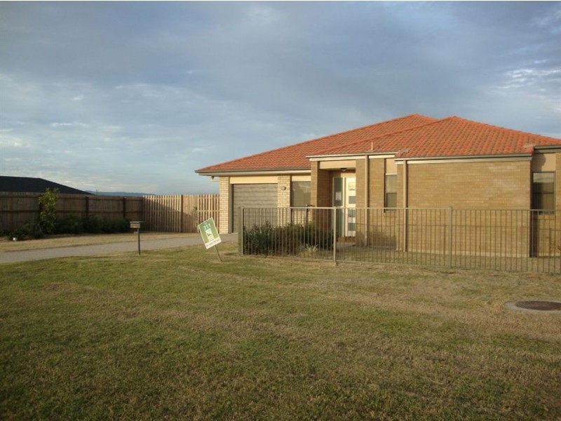 1/311 Currawong Street, Lowood QLD 4311