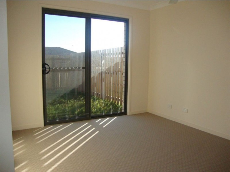 1/311 Currawong Street, Lowood QLD 4311