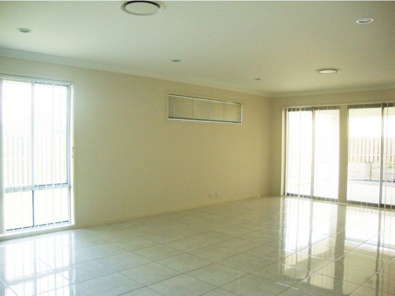 33 Honeywood Drive, Fernvale QLD 4306