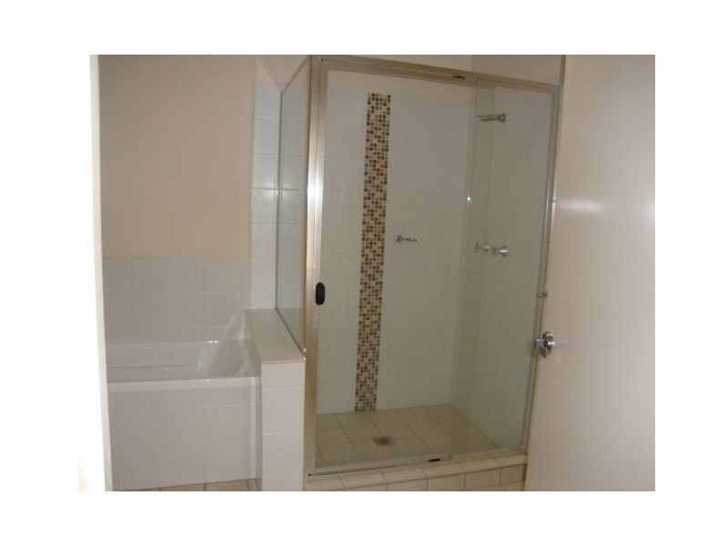 1/5 Sandpiper Drive, Lowood QLD 4311