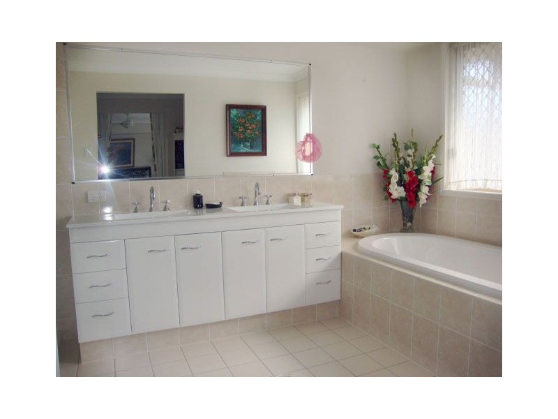 Kensington Grove QLD 4341