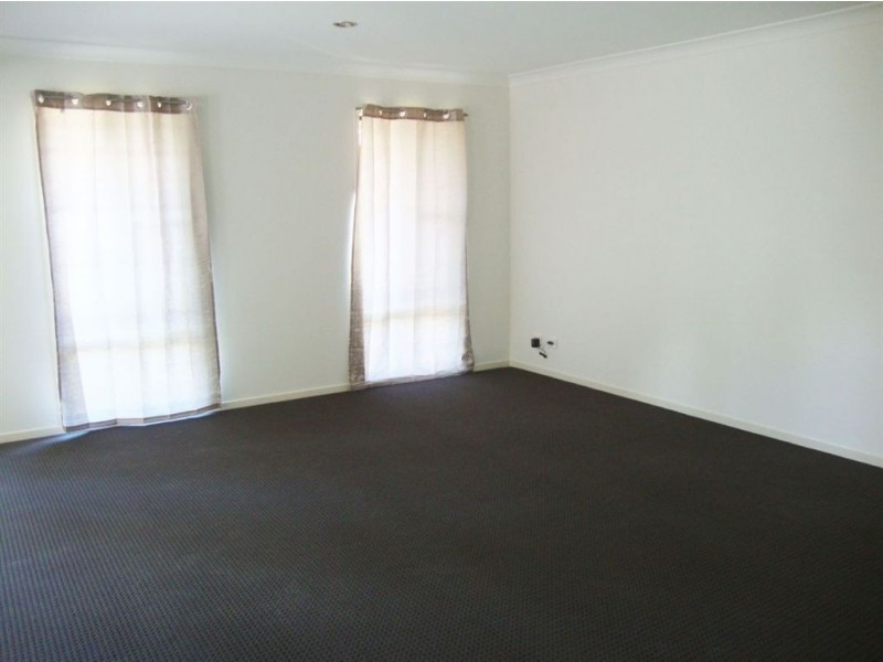 10 Goldenwood Crescent, Fernvale QLD 4306