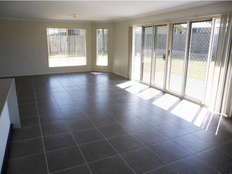 42 Titmarsh Circuit, Fernvale QLD 4306