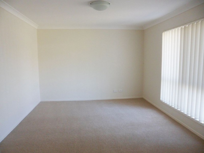 16 Goldenwood Crescent, Fernvale QLD 4306