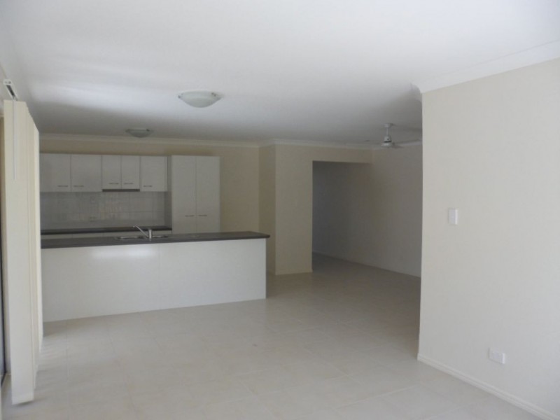 16 Goldenwood Crescent, Fernvale QLD 4306