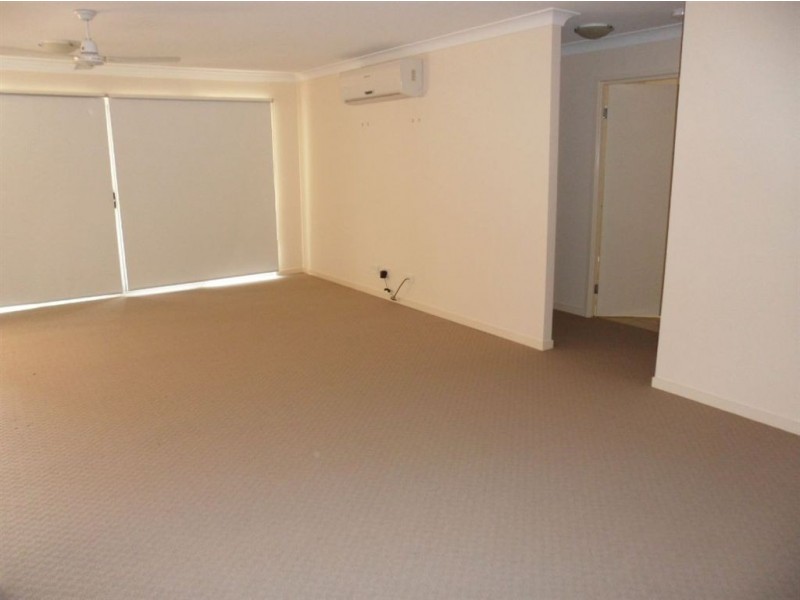 1/8 Spoonbill Court, Lowood QLD 4311
