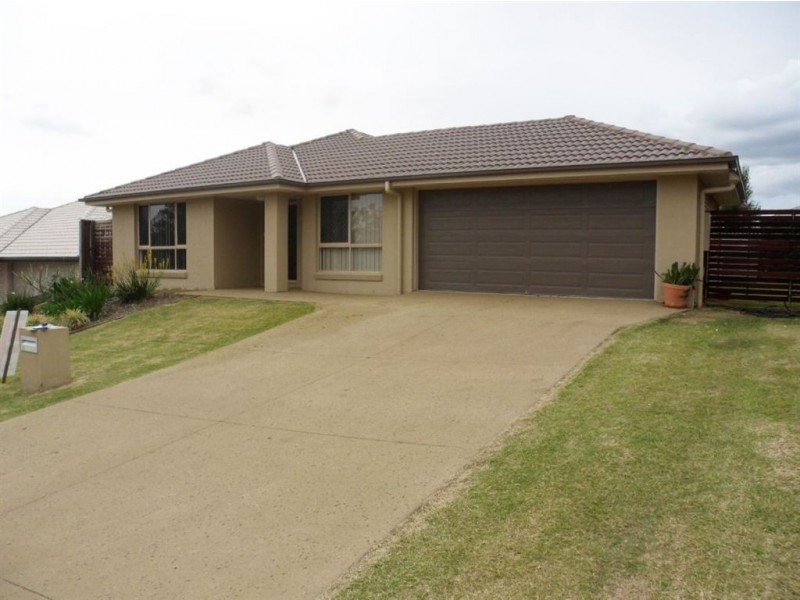 9 Willowood Place, Fernvale QLD 4306