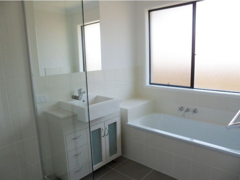 60 Honeywood Drive, Fernvale QLD 4306