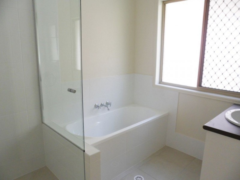 16 Goldenwood Crescent, Fernvale QLD 4306