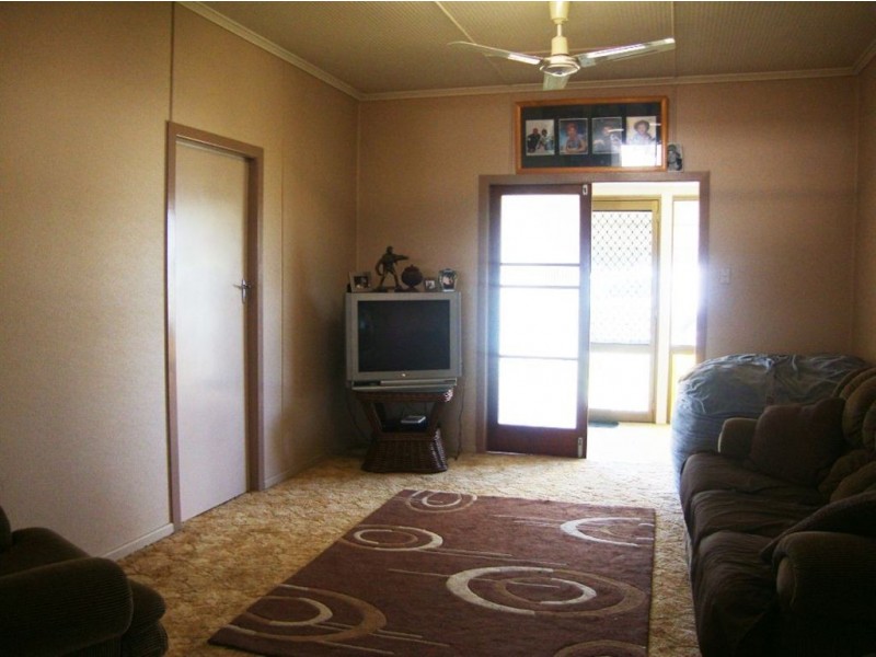 152 Main Street, Lowood QLD 4311