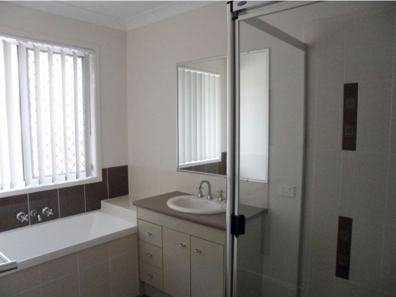 32 Honeywood Drive, Fernvale QLD 4306