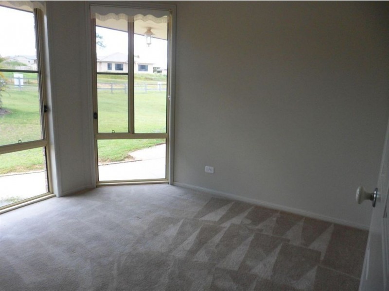 62 Hannant Road, Kensington Grove QLD 4341