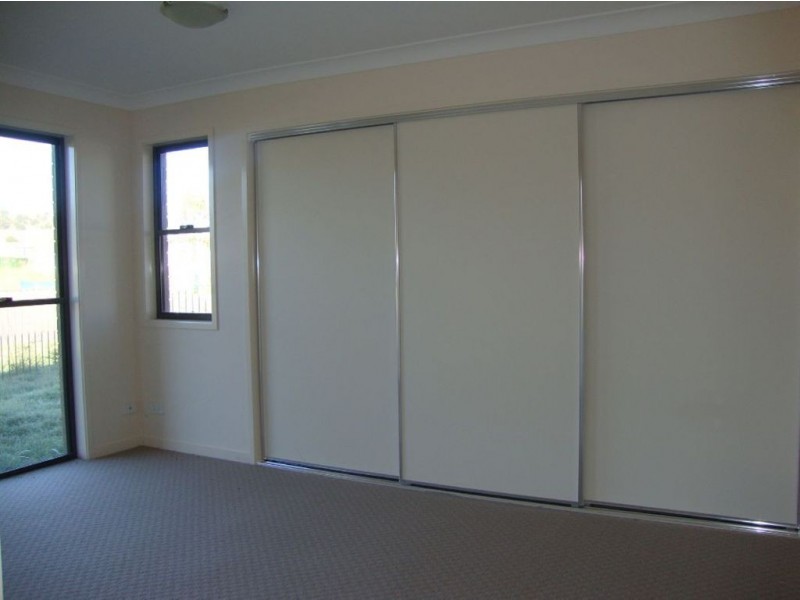 1/2 Currawong Street, Lowood QLD 4311