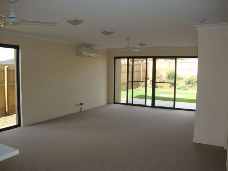 1/20 Harrier Place, Lowood QLD 4311
