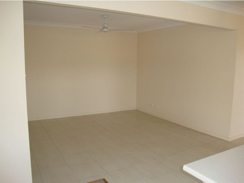 1/20 Harrier Place, Lowood QLD 4311