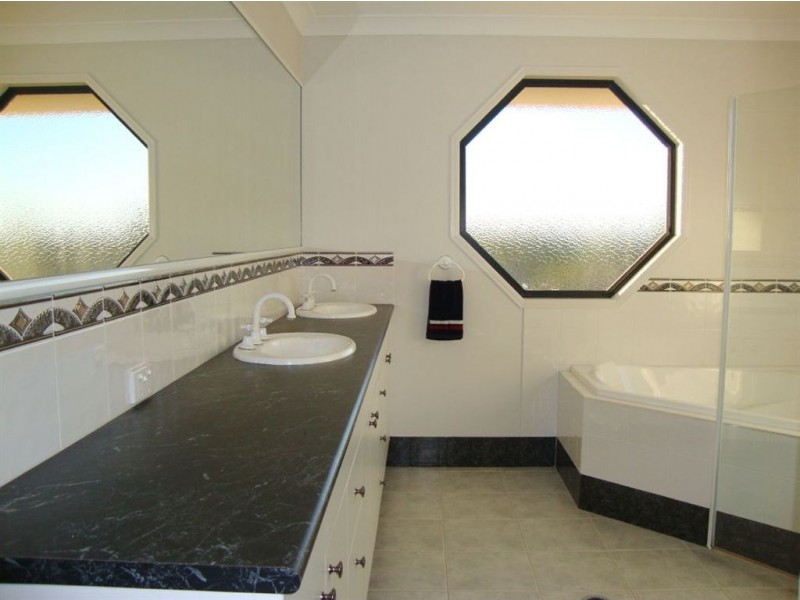 24 Wagtail Drive, Regency Downs QLD 4341