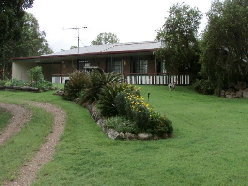15 Wybalena Road, Pine Mountain QLD 4306