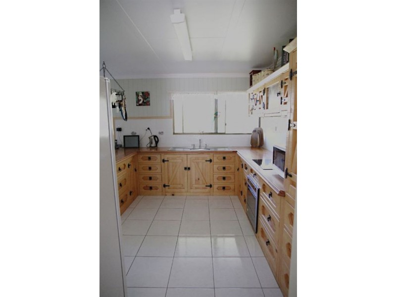 15 Wybalena Road, Pine Mountain QLD 4306