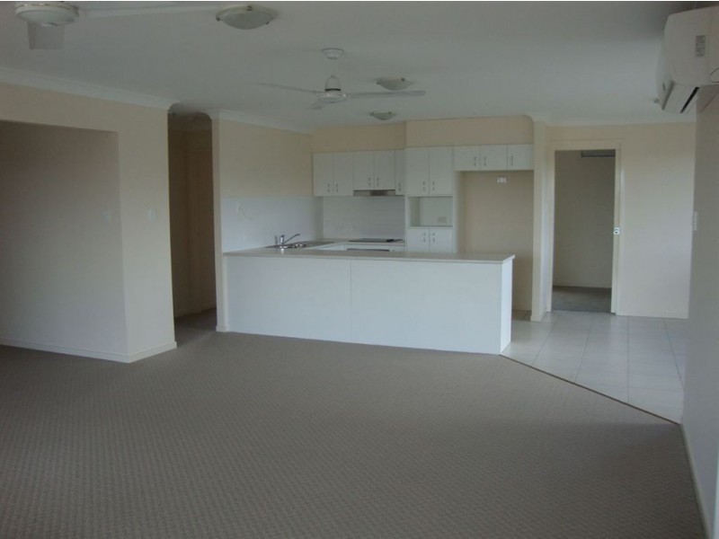 2/9 Harrier Place, Lowood QLD 4311