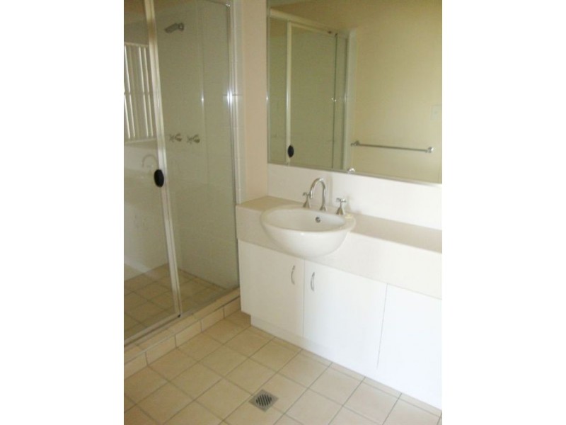 2/9 Harrier Place, Lowood QLD 4311