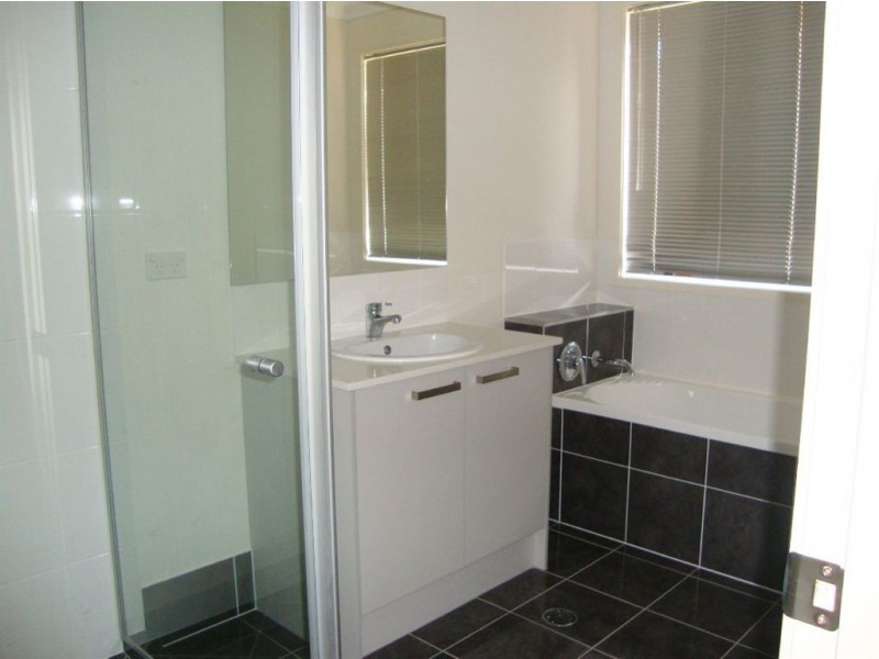 33 Honeywood Drive, Fernvale QLD 4306