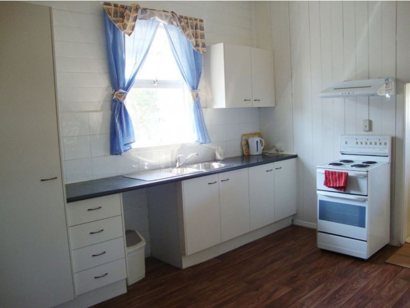 28 Walters Street, Lowood QLD 4311