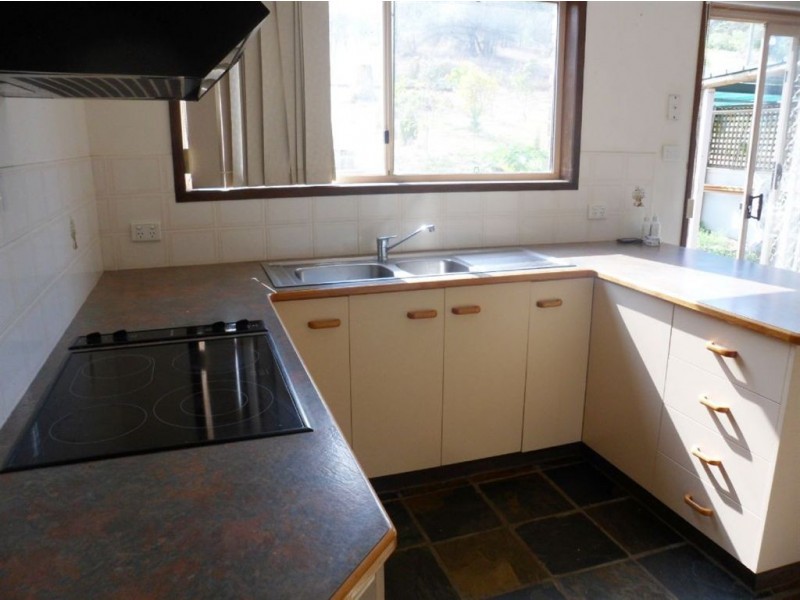 13 Anthony Court, Summerholm QLD 4341