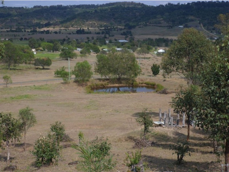 13 Anthony Court, Summerholm QLD 4341