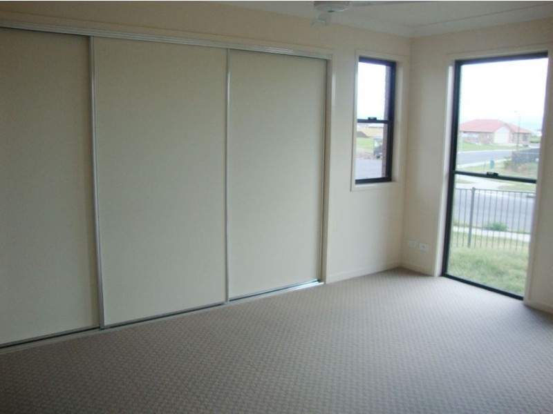2/7 Sandpiper Drive, Lowood QLD 4311