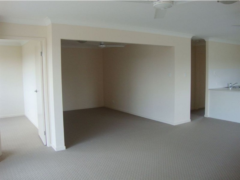 2/7 Sandpiper Drive, Lowood QLD 4311